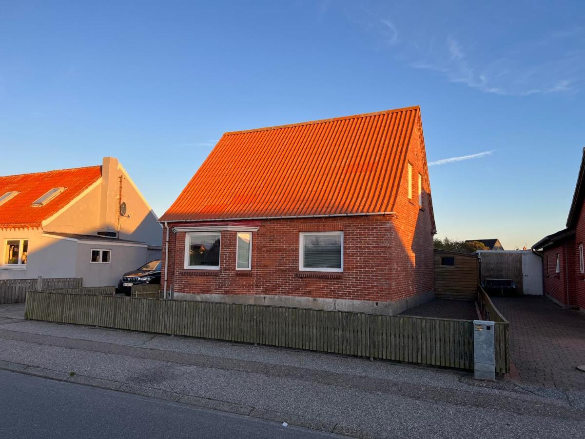 Hyggeligt Byhus Harboør Buitenkant foto