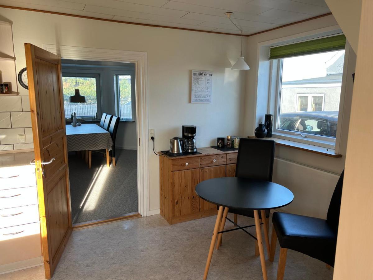 Hyggeligt Byhus Harboør Buitenkant foto